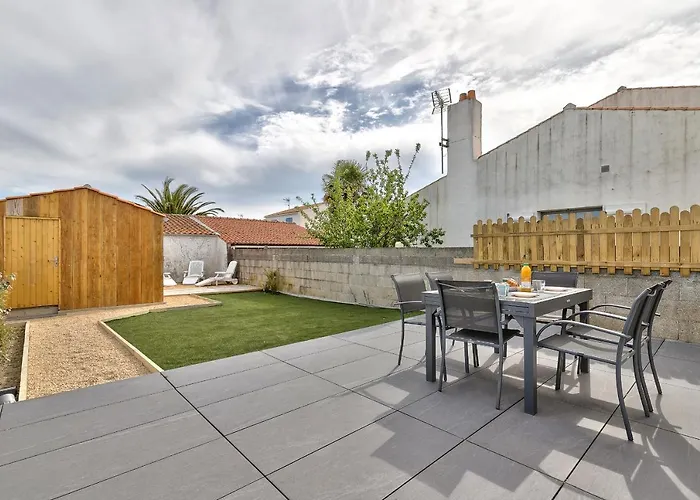 - 650m De La - Jardin